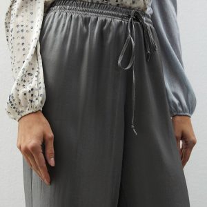 Beli Lastikli Parlak Pantolon