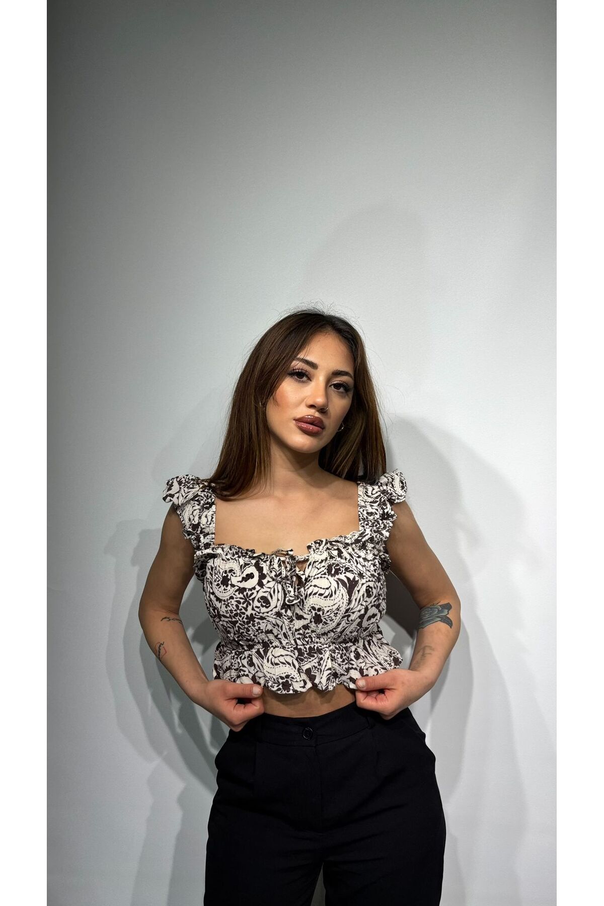 Fırfırlı Crop Bluz - Kahverengi