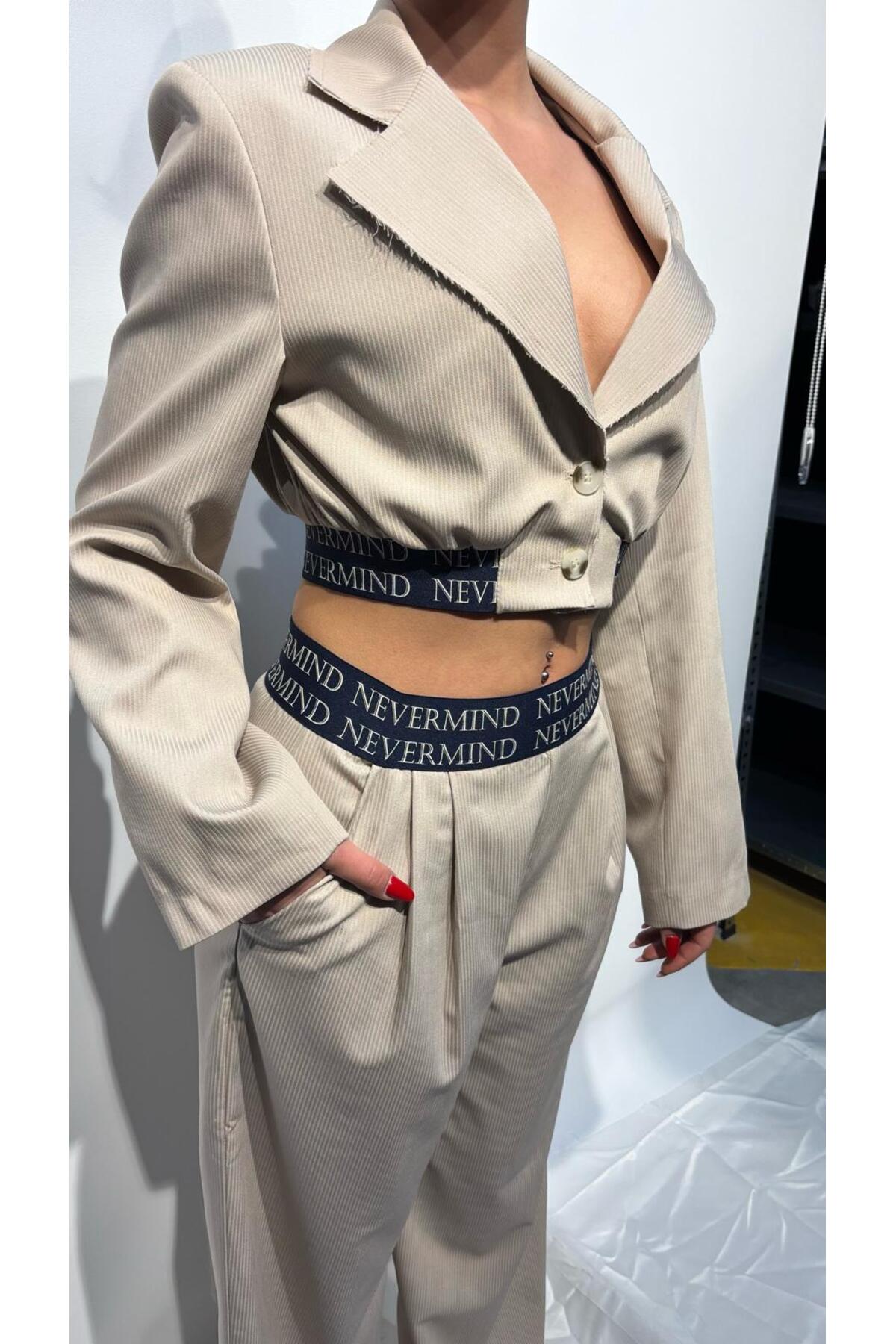 Beli Lastikli Crop Ceket - Ekru